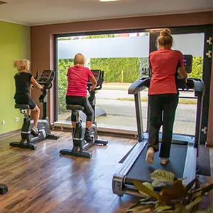 dein AUSDAUERraum mit Ergometer und Laufband