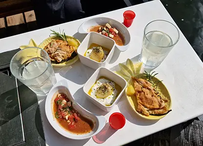 Yoga und Kahn am 2. August 2025